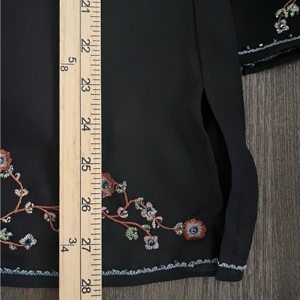 Dressbarn Black Blouse with Floral Embroidery & Ruffle Sleeve 14/16 - Picture 13 of 16